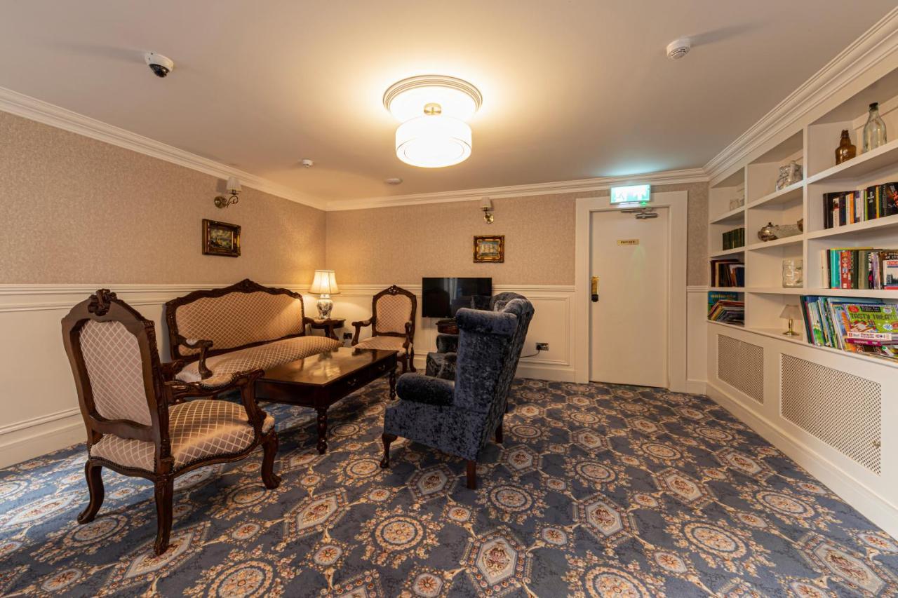 Ballina Manor Hotel Bagian luar foto