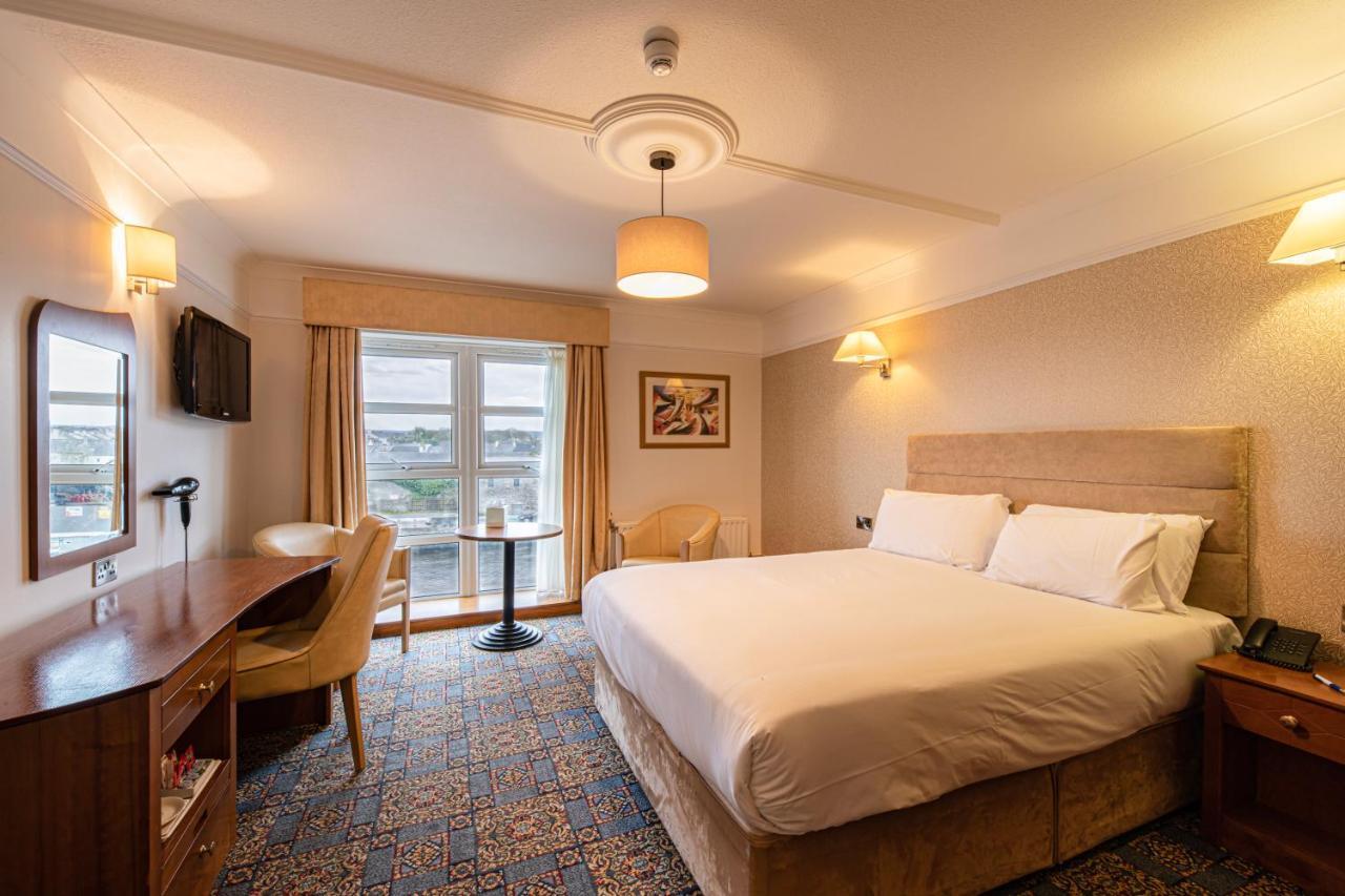 Ballina Manor Hotel Bagian luar foto