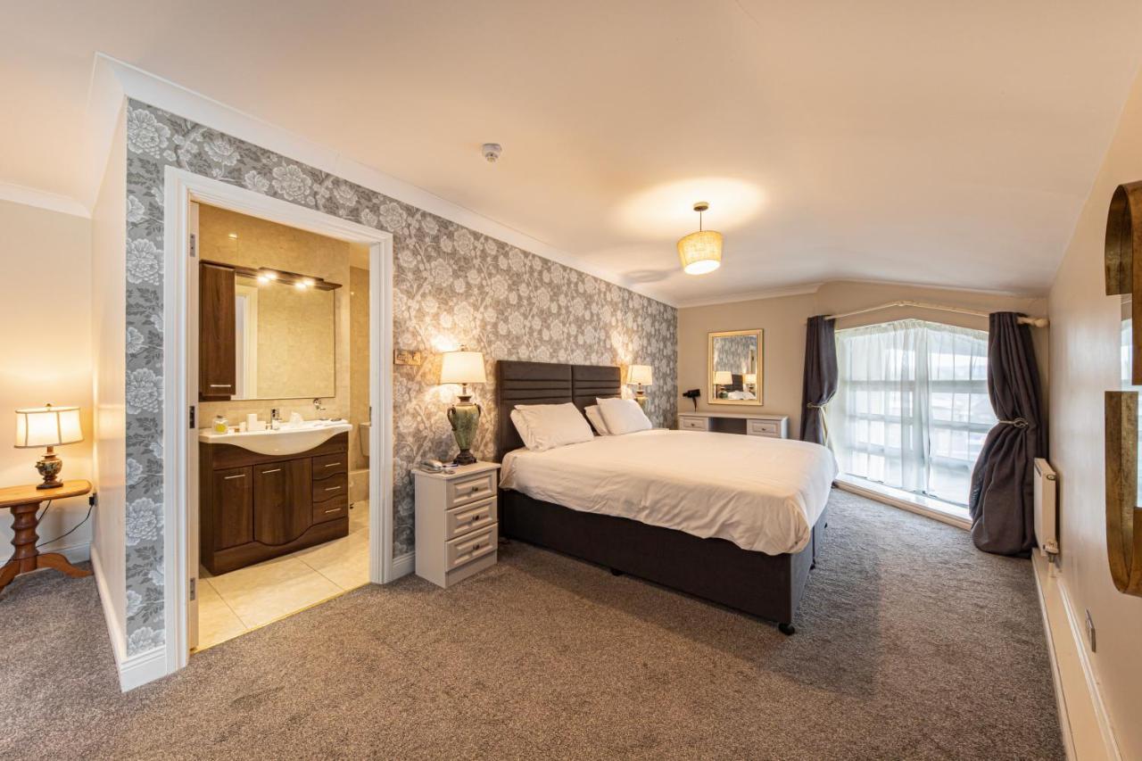 Ballina Manor Hotel Bagian luar foto